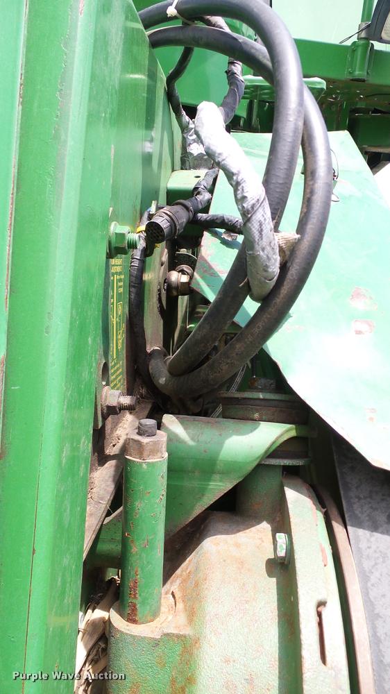 image for item DA6767 1995 John Deere 9600 combine