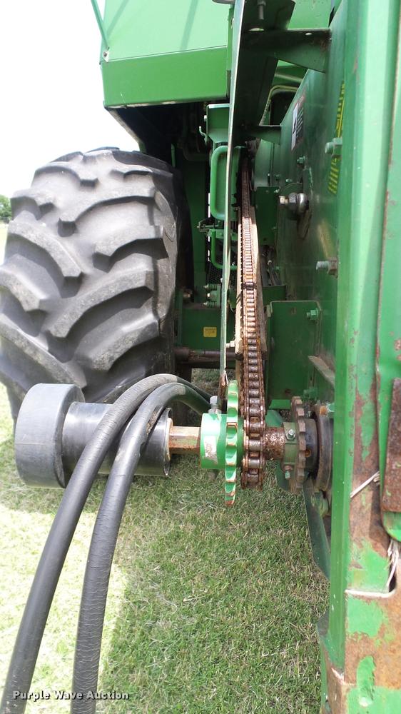 image for item DA6767 1995 John Deere 9600 combine