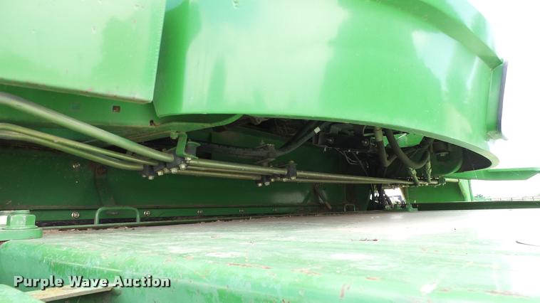 image for item DA6767 1995 John Deere 9600 combine