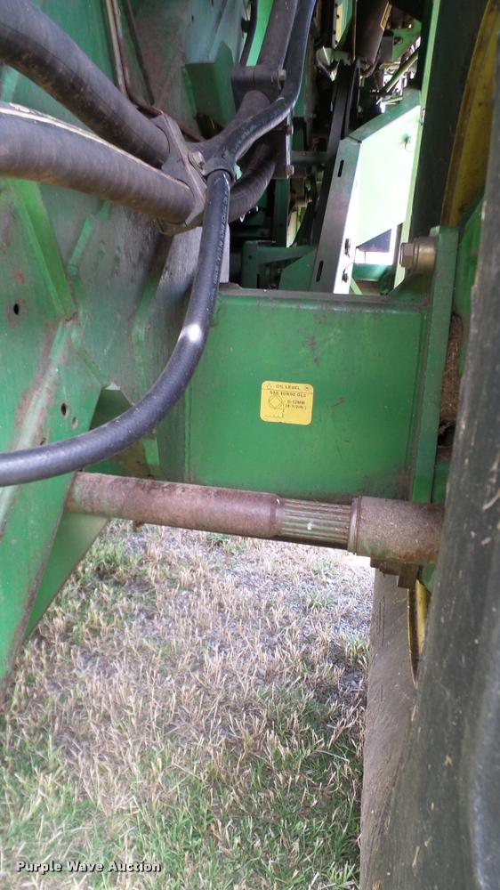 image for item DA6767 1995 John Deere 9600 combine