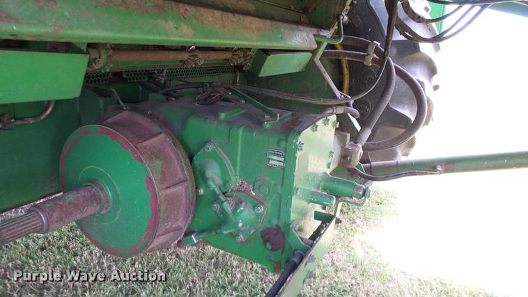 image for item DA6767 1995 John Deere 9600 combine