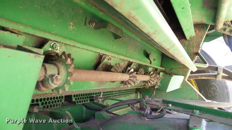 image for item DA6767 1995 John Deere 9600 combine