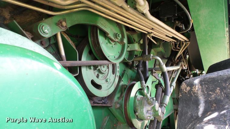 image for item DA6767 1995 John Deere 9600 combine