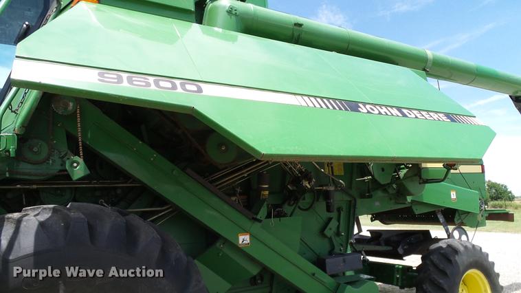 image for item DA6767 1995 John Deere 9600 combine