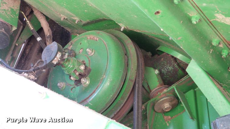 image for item DA6767 1995 John Deere 9600 combine