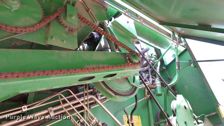 image for item DA6767 1995 John Deere 9600 combine