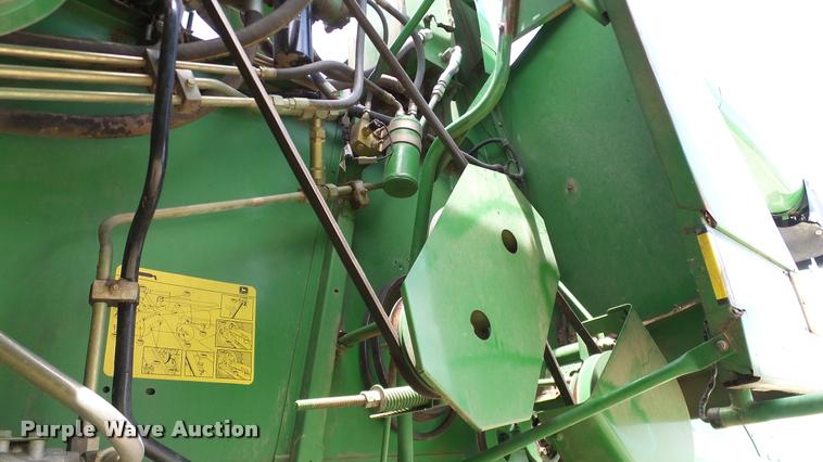 image for item DA6767 1995 John Deere 9600 combine