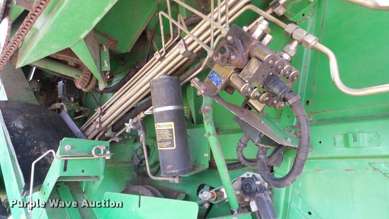 image for item DA6767 1995 John Deere 9600 combine