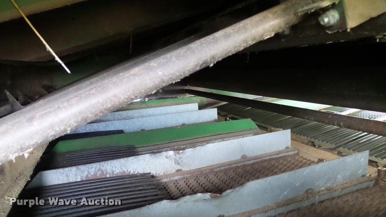 image for item DA6767 1995 John Deere 9600 combine