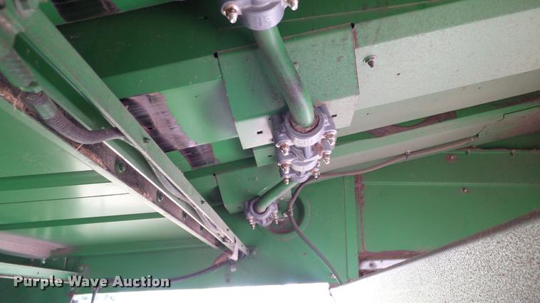 image for item DA6767 1995 John Deere 9600 combine