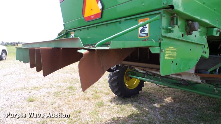 image for item DA6767 1995 John Deere 9600 combine