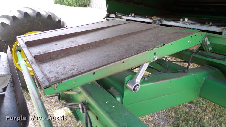 image for item DA6767 1995 John Deere 9600 combine