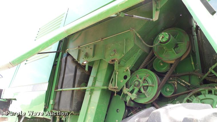 image for item DA6767 1995 John Deere 9600 combine