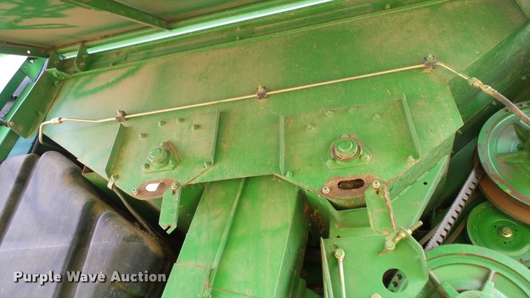 image for item DA6767 1995 John Deere 9600 combine