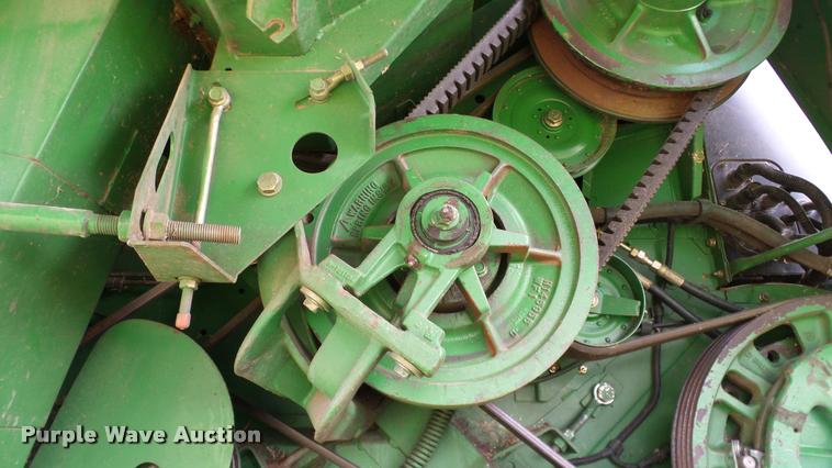 image for item DA6767 1995 John Deere 9600 combine