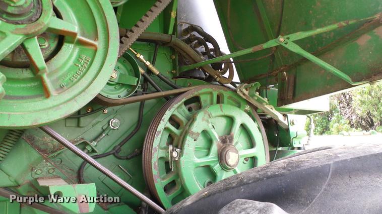 image for item DA6767 1995 John Deere 9600 combine