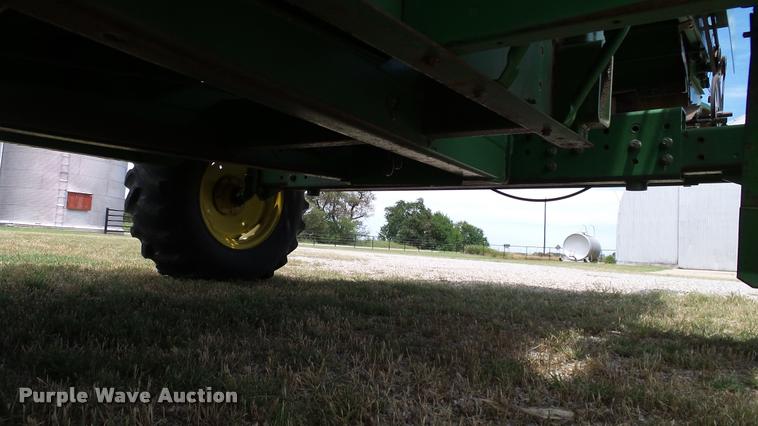 image for item DA6767 1995 John Deere 9600 combine