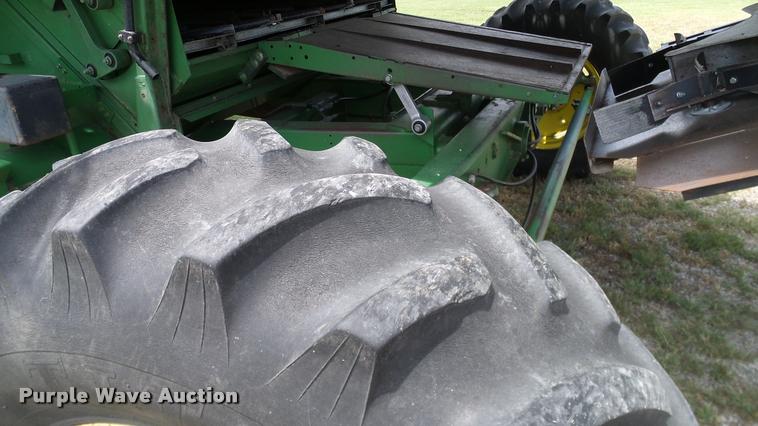 image for item DA6767 1995 John Deere 9600 combine