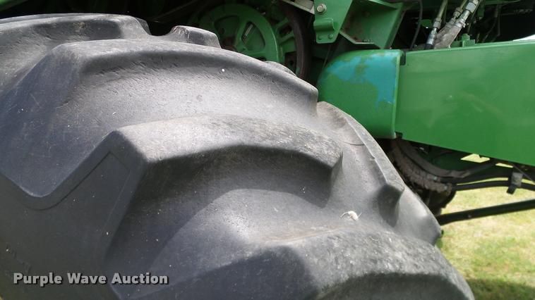 image for item DA6767 1995 John Deere 9600 combine