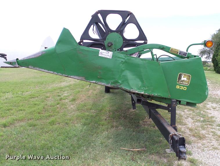 image for item DA6768 1992 John Deere 930 flex head