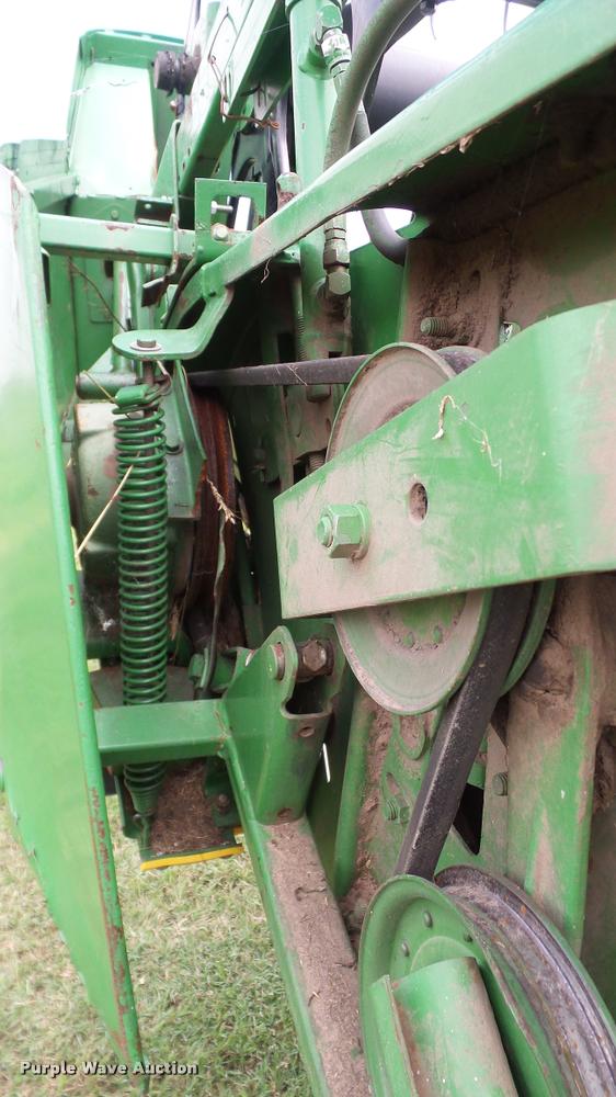 image for item DA6768 1992 John Deere 930 flex head