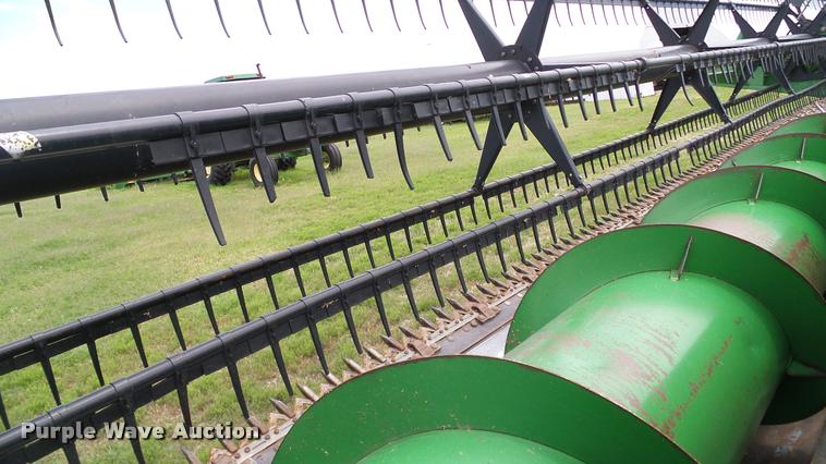 image for item DA6768 1992 John Deere 930 flex head