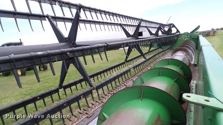 image for item DA6768 1992 John Deere 930 flex head