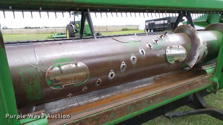 image for item DA6768 1992 John Deere 930 flex head