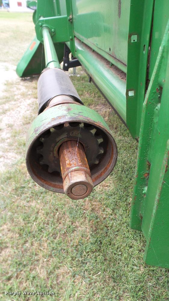 image for item DA6768 1992 John Deere 930 flex head