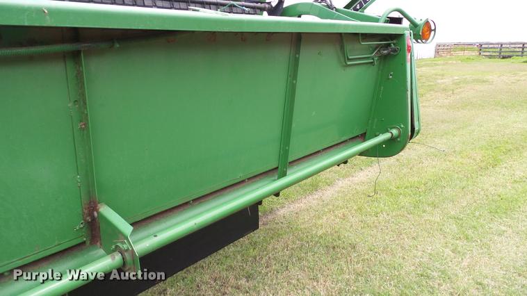 image for item DA6768 1992 John Deere 930 flex head