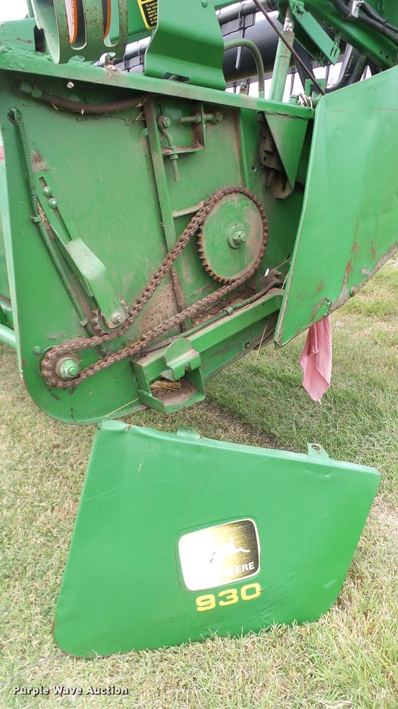 image for item DA6768 1992 John Deere 930 flex head
