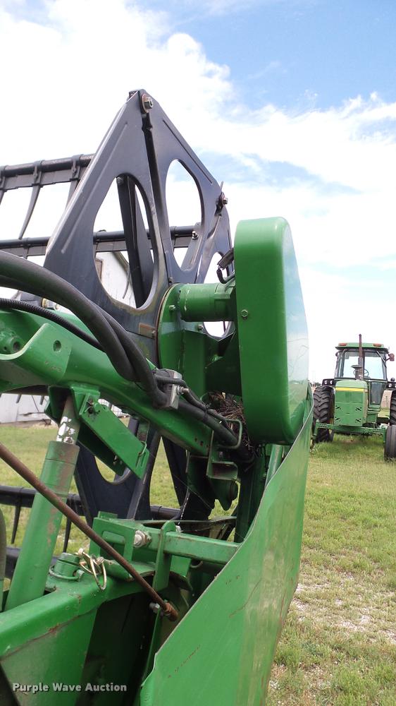 image for item DA6768 1992 John Deere 930 flex head