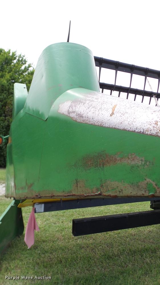 image for item DA6768 1992 John Deere 930 flex head