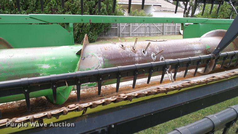 image for item DA6768 1992 John Deere 930 flex head