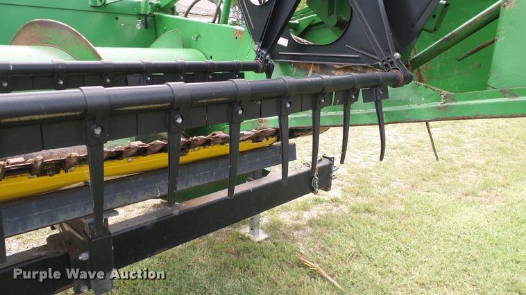 image for item DA6768 1992 John Deere 930 flex head