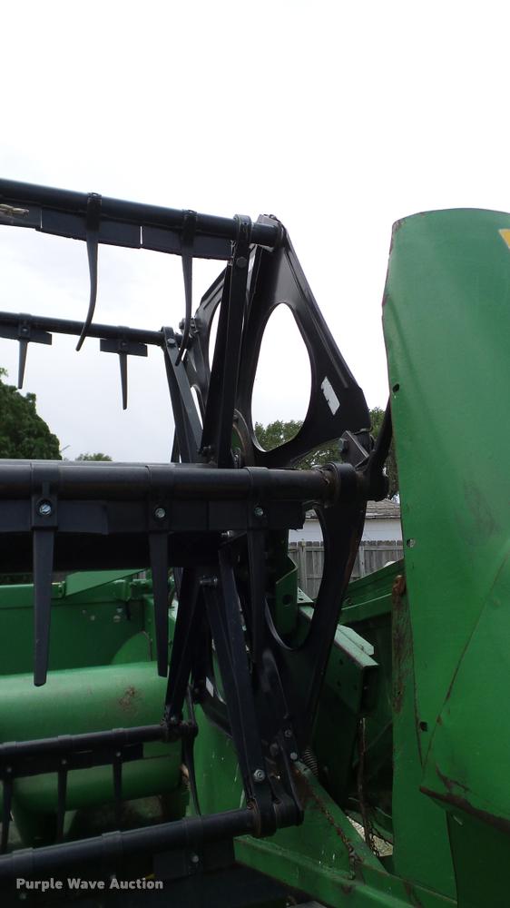 image for item DA6768 1992 John Deere 930 flex head