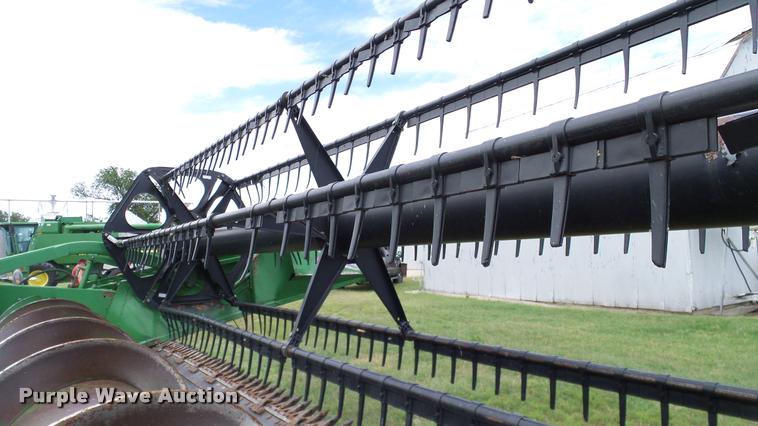 image for item DA6768 1992 John Deere 930 flex head