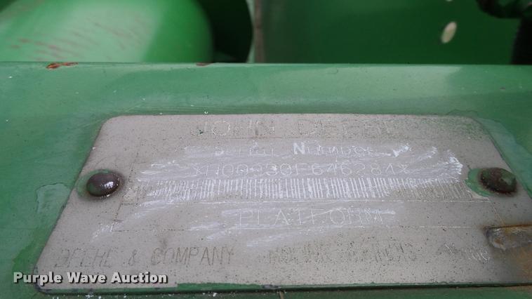 image for item DA6768 1992 John Deere 930 flex head