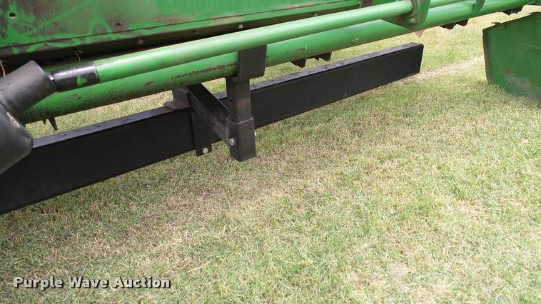 image for item DA6768 1992 John Deere 930 flex head