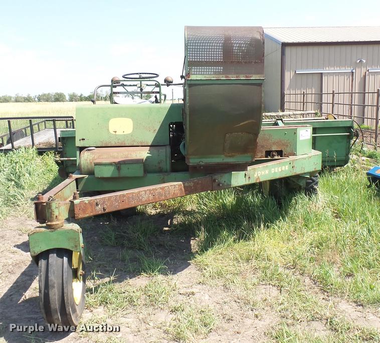 image for item DA7951 John Deere 215A self-propelled windrower