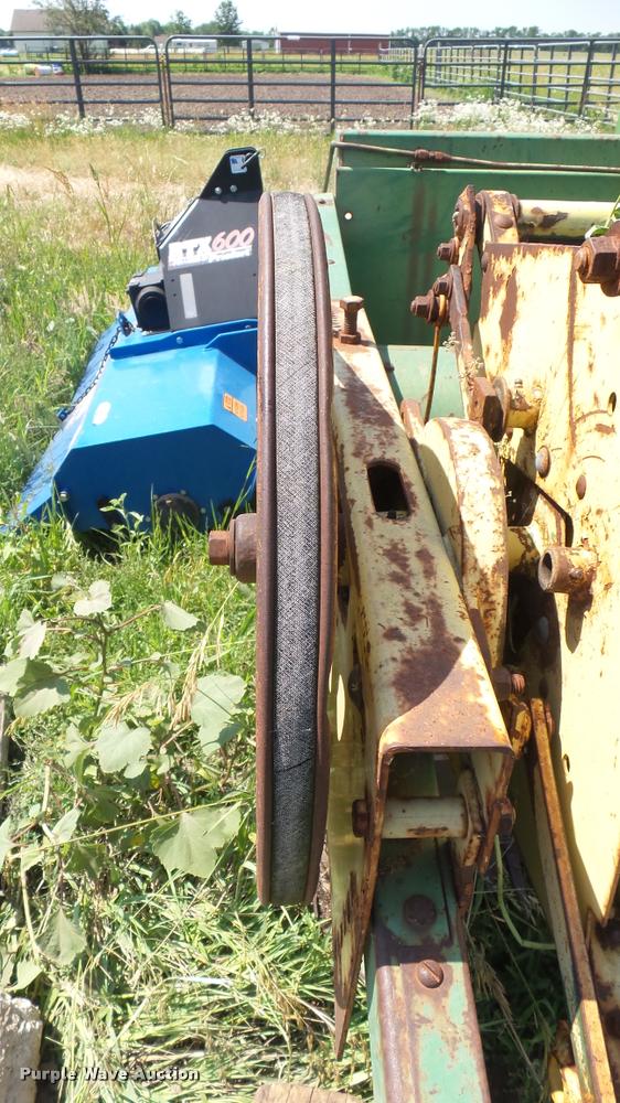 image for item DA7951 John Deere 215A self-propelled windrower