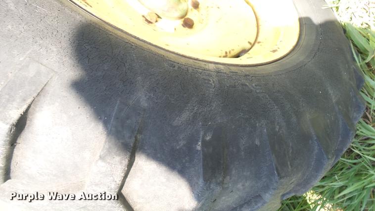 image for item DA7951 John Deere 215A self-propelled windrower