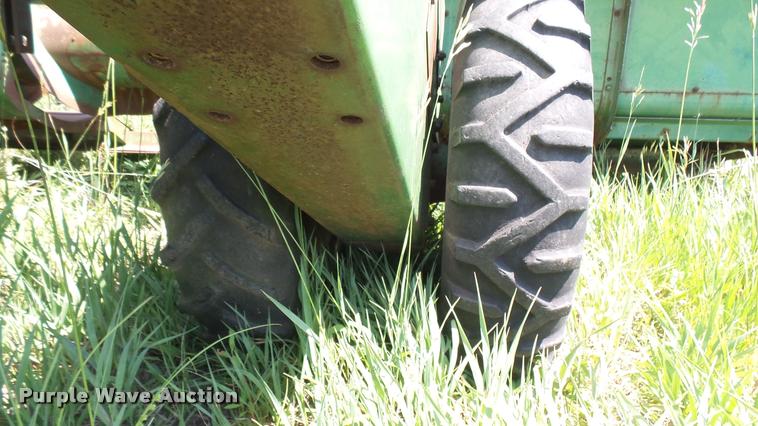 image for item DA7951 John Deere 215A self-propelled windrower