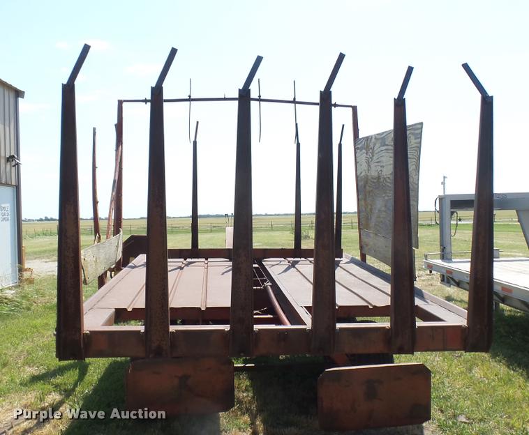 image for item DA7961 New Holland bale stacker