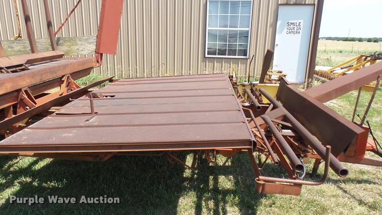 image for item DA7961 New Holland bale stacker