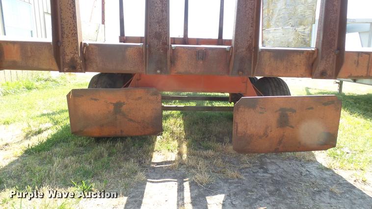 image for item DA7961 New Holland bale stacker