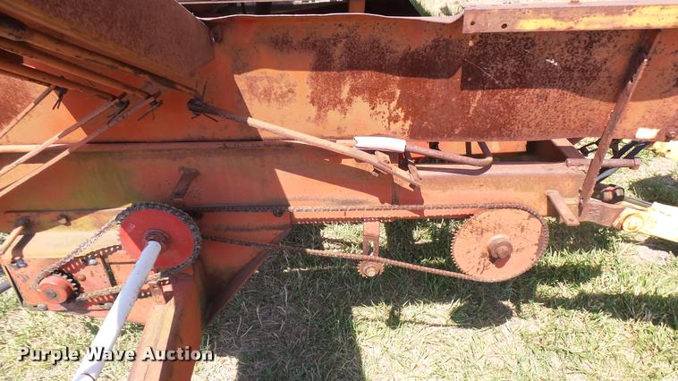 image for item DA7961 New Holland bale stacker