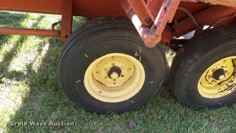 image for item DA7961 New Holland bale stacker