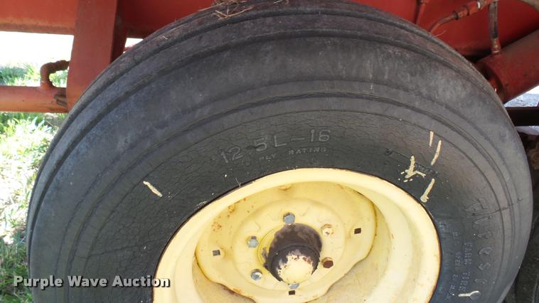 image for item DA7961 New Holland bale stacker