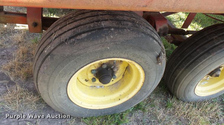 image for item DA7961 New Holland bale stacker